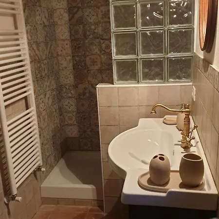 Rustic Tuscan Immersed In Nature And Tranquility בית נופש גאמבאסי